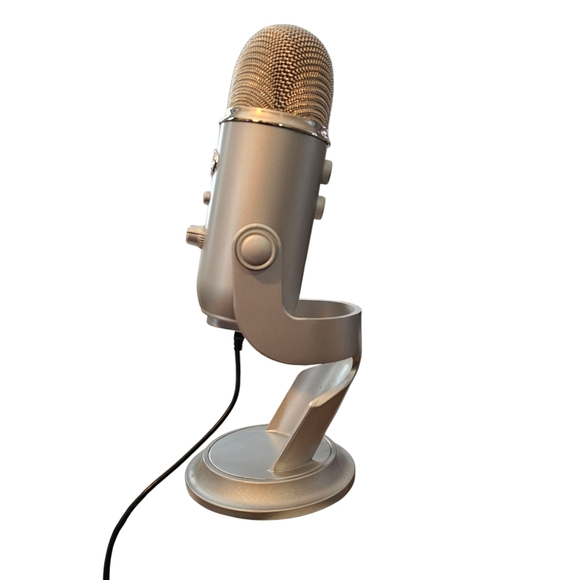 Yeti Blue Silver USB Microphone - Picture 4 of 6